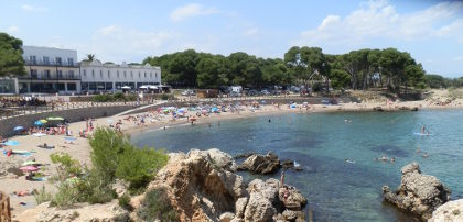 Beach by the Hostal dEmpuries