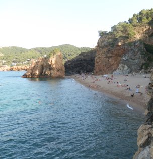 Platja de la Isla Roja neighbouring Platja de Pals