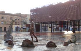 Figueres figure of Saint George and Dragon in marketplace