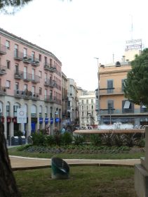 Figueres square and town
