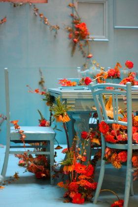 Girona Temps de Flors - Blue chairs and flowers