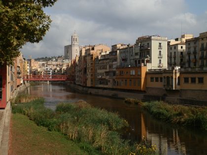 Girona Barri Vell across the Onyar river