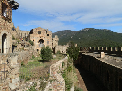 Requesens buildings