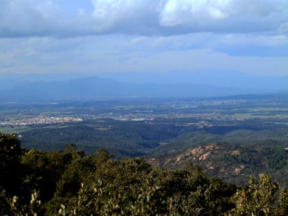 Sant Grau Cadiretes view towards Girona