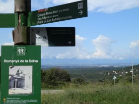 Romanya de la Selva views from the first signpost