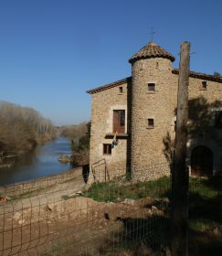 Sant Llorenc de les Arenes close to river