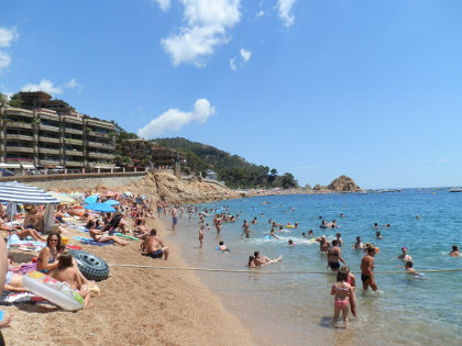 Tossa de Mar platja away from town